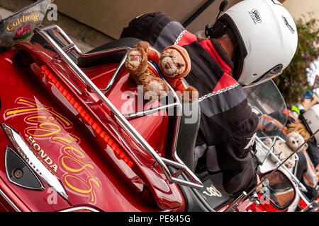 Honda Goldwing proprietari prendete la strada nel Derbyshire Peak District. 2018 Trento WingDing, Matlock, Derbyshire. Foto Stock