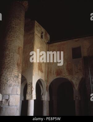 INTERIOR DE LA ERMITA DE SAN BAUDELIO DE BERLANGA - MOZARABE - SIGLO XI. Posizione: Ermita de San BAUDELIO, CASILLAS DE BERLANGA, Spagna. Foto Stock