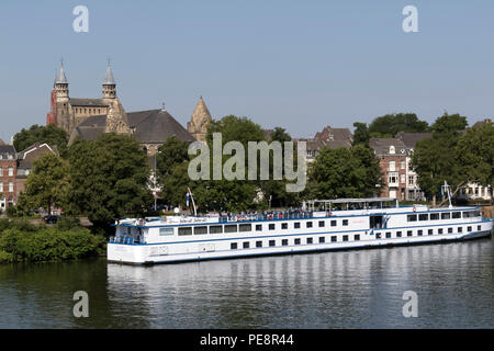 Battello da crociera sul Fiume Mosa, Maastricht Foto Stock