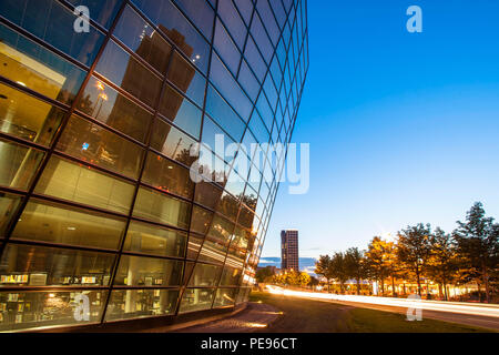 Germania, Dortmund, la biblioteca comunale, vista dell'alto edificio dell'Harenberg centro citta'. Deutschland, Dortmund, die Stadt- und Landesbi Foto Stock