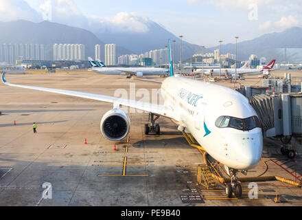 Hong Kong, Giugno 02, 2018: Cathay Pacific A350 Piano all'Aeroporto Internazionale di Hong Kong Foto Stock