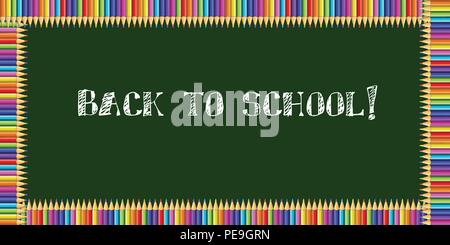 Vettore rettangolo multicolore cornice fatta di colorate matite arcobaleno sulla lavagna verde dello sfondo con il ritorno a scuola gessoso iscrizione all'interno. Illustrazione Vettoriale
