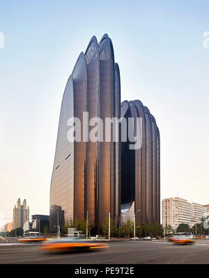 Vista esterna. Chaoyang Park Plaza Beijing in Cina. Architetto: MAD Architects, 2017. Foto Stock