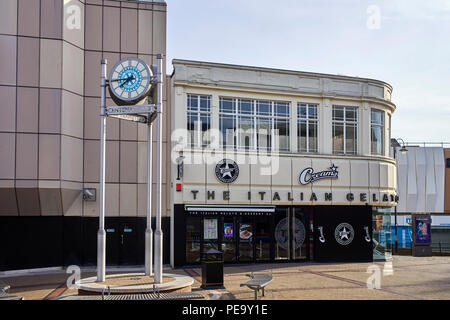 La Crema gelato italiano e gelato dessert edificio in Luton Foto Stock