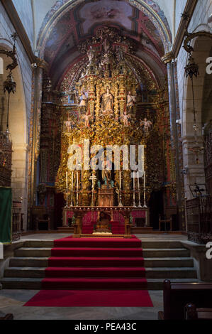 Badajoz, Spagna - Agosto 13th, 2018: Cattedrale Metropolitana di San Giovanni Battista di Badajoz indoor. Altare Foto Stock