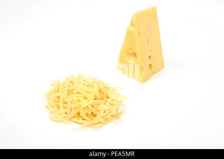 Pezzo di formaggio Parmigiano con grattugia isolato su bianco Foto stock -  Alamy