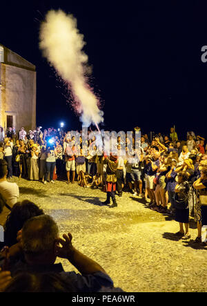 Pisticci (Italia) - La festa medievale nella città bianca, provincia di Matera, Basilicata. Qui la sfilata in abiti d'epoca con i fuorilegge Foto Stock