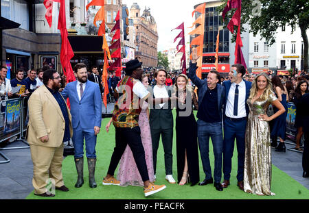 Il cast e la troupe (sinistra-destra) Nick Frost, Direttore Iain Morris, Hammed, infatti Animashaun, Hannah Tointon, Joe Thomas, Emma Rigby, Theo Barklem-Biggs, Hugh Coles e Claire Jones che frequentano la prima mondiale del Festival presso il Cineworld Leicester Square, Londra. Foto Stock