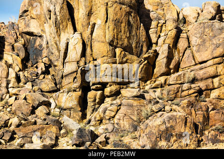 La texture delle rocce in montagna in Mongolia occidentale. Foto Stock