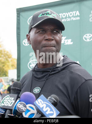 Landover, Stati Uniti d'America. 13 Ago, 2018. New York getti head coach Todd Bowles incontra i giornalisti dopo che il suo team ha partecipato a una formazione comune pratica di camp con Washington Redskins a Washington Redskins Bon Secours Training Facility a Richmond, Virginia, Lunedì 13 Agosto, 2018. Credito: Ron Sachs/CNP (restrizione: NO New York o New Jersey o giornali quotidiani nel raggio di 75 miglia da New York City) | utilizzo del credito in tutto il mondo: dpa/Alamy Live News Foto Stock