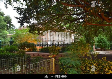 Upasana Griha o Preghiera Hall dell'università Visva-Bharati, Santiniketan, Bolpur nel distretto Birbhum del Bengala Occidentale, India. Foto Stock