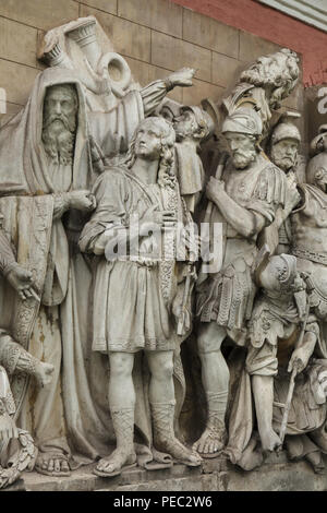 Ingresso trionfale di David a Gerusalemme dopo aver ucciso Golia rappresentato in dettaglio del marmo originale altorilievo da scultore russo Alexander Loganovsky (1847-1849) dalla Cattedrale di Cristo Salvatore, ora sul display nel monastero Donskoy di Mosca, Russia. Foto Stock