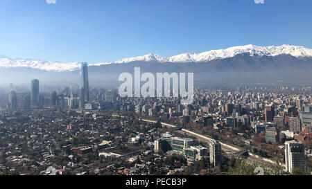 Santiago del Cile dal Cerro San Cristobal Foto Stock