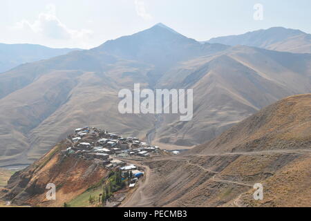 Città di montagna, Khinalig, Quba, Azerbaigian Foto Stock