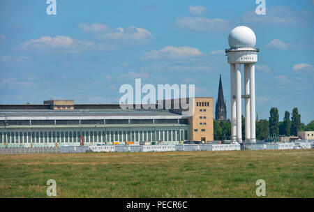 Flughafen Tempelhof, Tempelhofer Feld, Tempelhof di Berlino, Deutschland Foto Stock