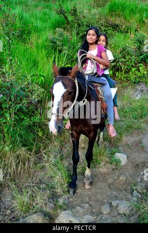 Gara - Feste Virgen del Carmen DE LA ZUNGA - Ecuador confine -San Ignacio- Dipartimento di Cajamarca .PERÙ Foto Stock