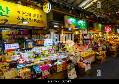 Mercato Dongmun Jeju Island Corea del Sud Asia stretto Foto Stock