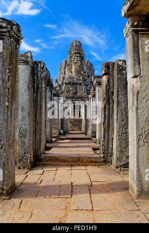 Entrare nel tempio Bayon complessa, Siem Reap, Cambogia Foto Stock