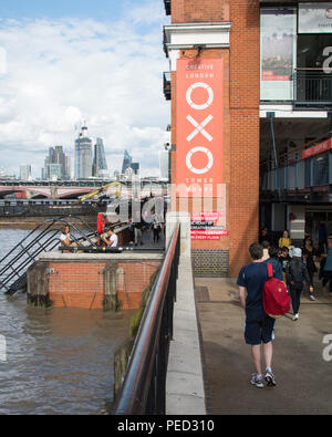 Oxo Tower Wharf, Barge House Street, South Bank di Londra, SE1, Regno Unito Foto Stock