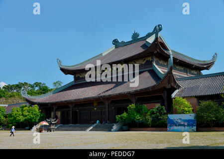 Haupthalle Phap Chu, Tempel, Chua Bai Dinh, Vietnam Foto Stock