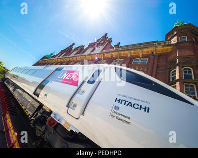 Hitachi Azuma locomotiva al di fuori della Discovery Museum in Newcastle upon Tyne. Foto Stock