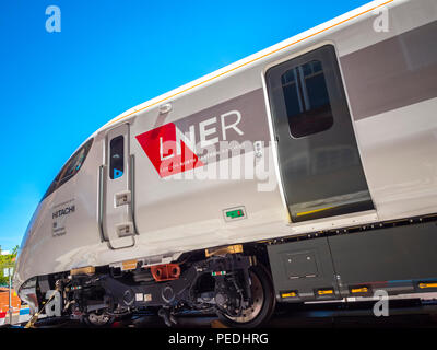 Hitachi Azuma locomotiva al di fuori della Discovery Museum in Newcastle upon Tyne. Foto Stock