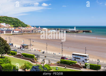 Scarborough South Bay e il lungomare di Scarborough Scarborough Regno Unito scarborough beach yorkshire North Yorkshire Scarborough Regno unito Gb Inghilterra europa Foto Stock
