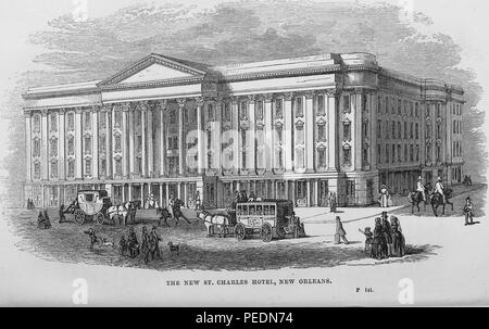 Stampa in bianco e nero raffiguranti una vasta, revival neoclassico edificio, con un piccolo timpano sormonta un portico colonnato, con carrelli horsedrawn e pedoni in abito vittoriano in primo piano, con la dizione "La nuova St Charles Hotel in New Orleans, ', 1857. La cortesia Internet Archive. () Foto Stock