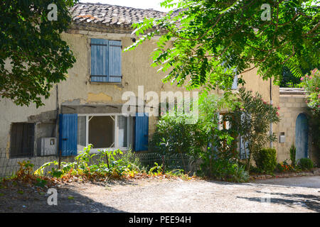 Grazioso cottage francese di Arles, Provenza, Francia Foto Stock