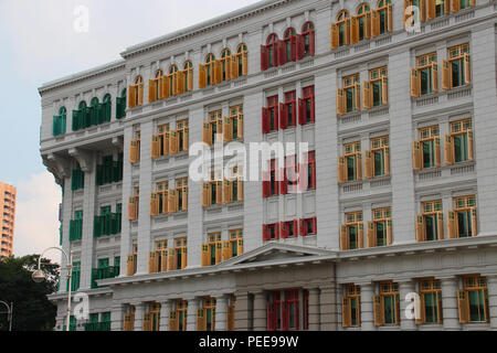 La mica edificio sulla collina strada di Singapore. Foto Stock