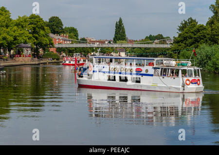 Chester, Regno Unito: 6 agosto, 2018: Lady Diana gira intorno dopo assunzione di turisti per piacere di una crociera lungo il fiume Dee. Foto Stock