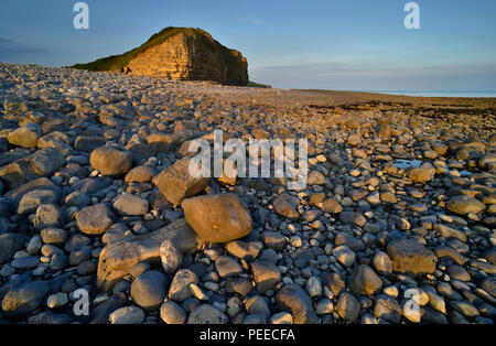 Llantwit Major Beach e scogliere catturati in ultima luce. Galles del Sud (3) Foto Stock