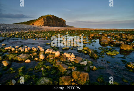 Llantwit Major Beach e scogliere catturati in ultima luce. Galles del Sud (7) Foto Stock