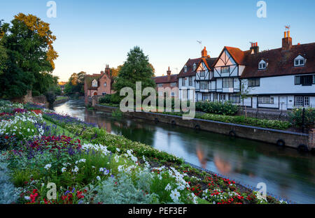 La bellissima Westgate giardini nella città medievale di Canterbury. Foto Stock