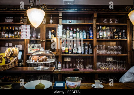 Vecchio pub a Candas, Asturias, Spagna Foto Stock