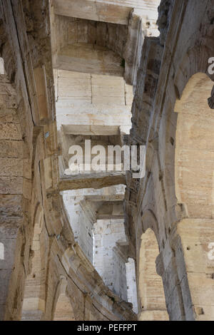 L'arena romana, Arles, nel sud della Francia Foto Stock