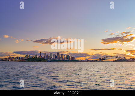 Paesaggio di Sydney CBD al tramonto Foto Stock