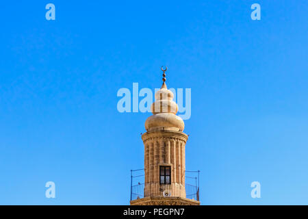 Vista dettagliata della moschea Sehidiye Madrassa e dalla parte superiore dell edificio antico punto di riferimento di Mardin,Turchia. Foto Stock