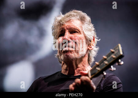 Norvegia, Oslo - Agosto 14, 2018. Il cantante inglese, compositore e musicista Roger Waters esegue un concerto dal vivo presso Telenor Arena di Oslo come parte di noi li + Tour 2018. (Photo credit: Gonzales foto - Terje Dokken) Credito: Gonzales foto/Alamy Live News Foto Stock