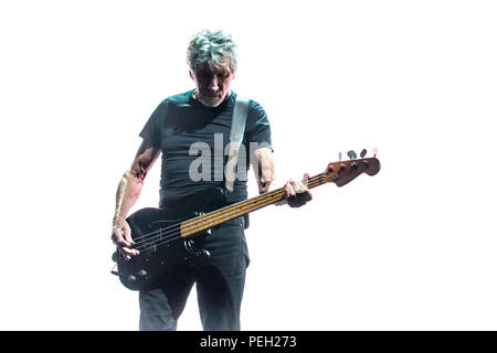 Norvegia, Oslo - Agosto 14, 2018. Il cantante inglese, compositore e musicista Roger Waters esegue un concerto dal vivo presso Telenor Arena di Oslo come parte di noi li + Tour 2018. (Photo credit: Gonzales foto - Terje Dokken) Credito: Gonzales foto/Alamy Live News Foto Stock