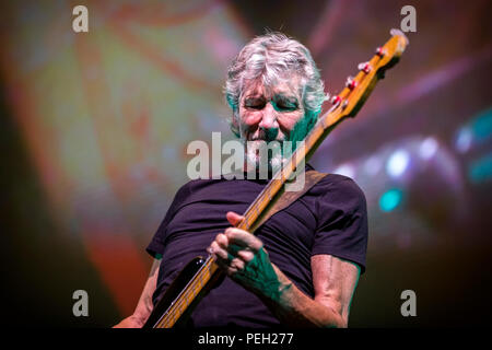 Norvegia, Oslo - Agosto 14, 2018. Il cantante inglese, compositore e musicista Roger Waters esegue un concerto dal vivo presso Telenor Arena di Oslo come parte di noi li + Tour 2018. (Photo credit: Gonzales foto - Terje Dokken) Credito: Gonzales foto/Alamy Live News Foto Stock