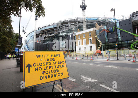 Londra, Regno Unito. Il 15 agosto 2018. Tottenham di muoversi nel loro nuovo stadio è stato rinviato almeno fino alla fine di ottobre come la terra non sarà finito in tempo. Ruote dentate sono ora esplorando la possibilità di rinviare la loro casa il match contro il Manchester City il 28 ottobre come loro casa provvisoria Wembley è già prenotato fino a tale data. Il £850milioni di terreno era stato originariamente previsto per essere pronto per lo scontro con il Liverpool il 15 settembre. Credito: Nigel Bowles/Alamy Live News Foto Stock