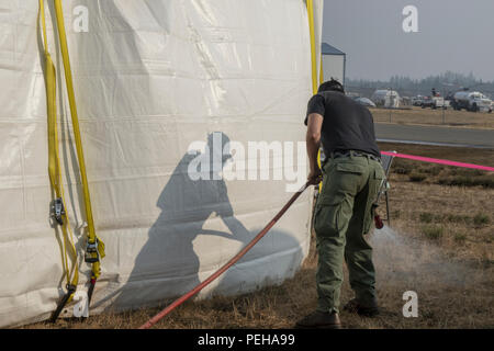 Shelton, Washington DC, Stati Uniti d'America. Il 15 agosto 2018. Incendio Campo Base e operazioni di incidente per il fuoco di acero in Shelton Washington. Prese con media access e un pio escort Agosto 15 2018 Credit: Shawna Whelan/Alamy Live News Foto Stock