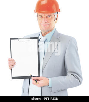 Buon ingegnere scrive il piano di lavoro. Isolato su uno sfondo bianco. Foto Stock