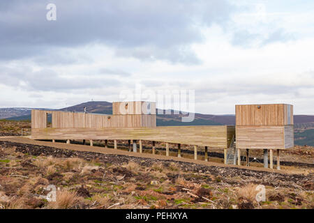 Osservatorio Kielder sul nero è caduto nella foresta Kielder, Northumberland, Inghilterra. Foto Stock