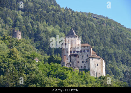 Castel Trostburg a Ponte Gardena in Alto Adige in Italia Foto Stock