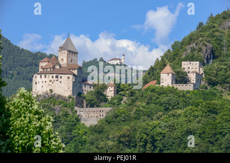 Castel Trostburg a Ponte Gardena in Alto Adige in Italia Foto Stock