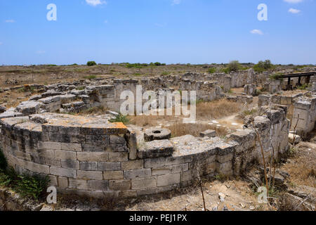 Frantoio entro le rovine Romane di Salamina vicino a Famagosta (Gazimagusa), Repubblica Turca di Cipro del Nord Foto Stock