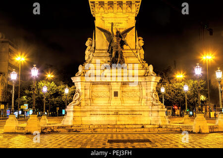 Monumento a restauratori a piazza Restauradores a Lisbona, Portogallo Foto Stock