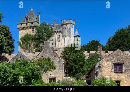 Chateau de Montfort - un castello nel comune francese di Vitrac in Dordogne regione della Francia Foto Stock